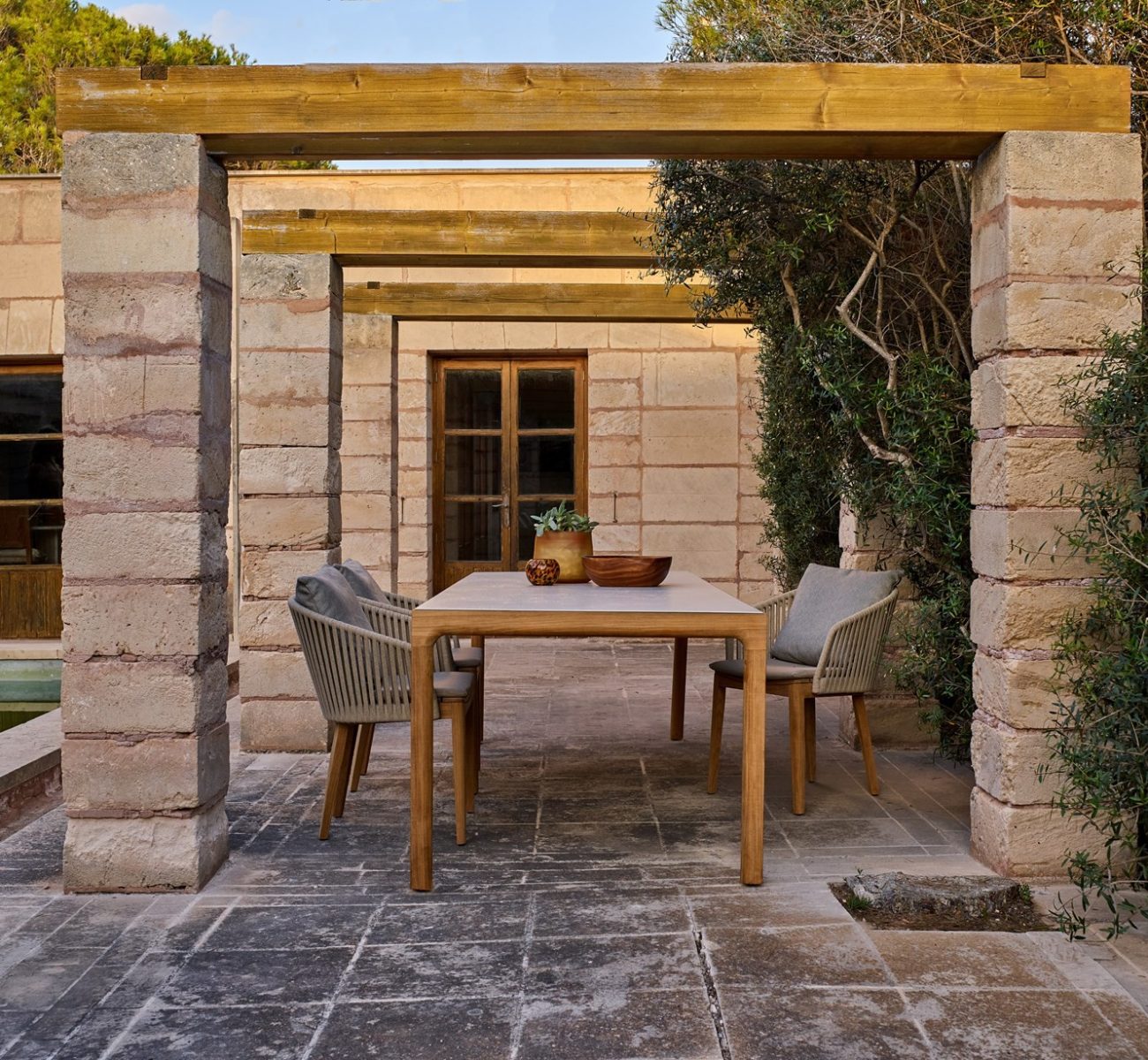 Коллекция уличной мебели ILLUM от фабрики TRIBU (Бельгия) Купить уличную мебель TRIBU на 7garden.ru