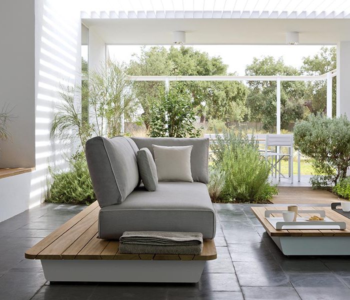 Коллекция уличной мебели AIR от фабрики MANUTTI (Бельгия) Купить уличную мебель MANUTTI на 7garden.ru