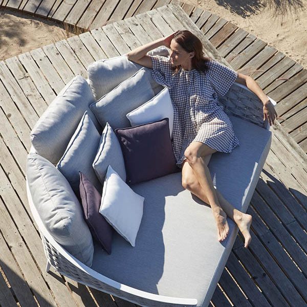 Коллекция уличной мебели CASCADE от фабрики MANUTTI (Бельгия) Купить уличную мебель MANUTTI на 7garden.ru