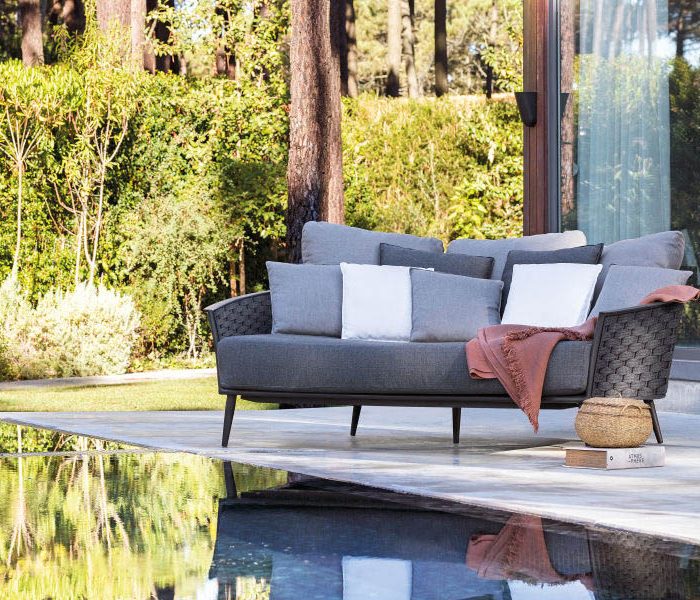 Коллекция уличной мебели CASCADE от фабрики MANUTTI (Бельгия) Купить уличную мебель MANUTTI на 7garden.ru