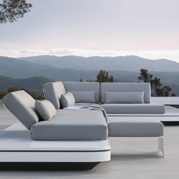 Коллекция уличной мебели ELEMENTS от фабрики MANUTTI (Бельгия) Купить уличную мебель MANUTTI на 7garden.ru