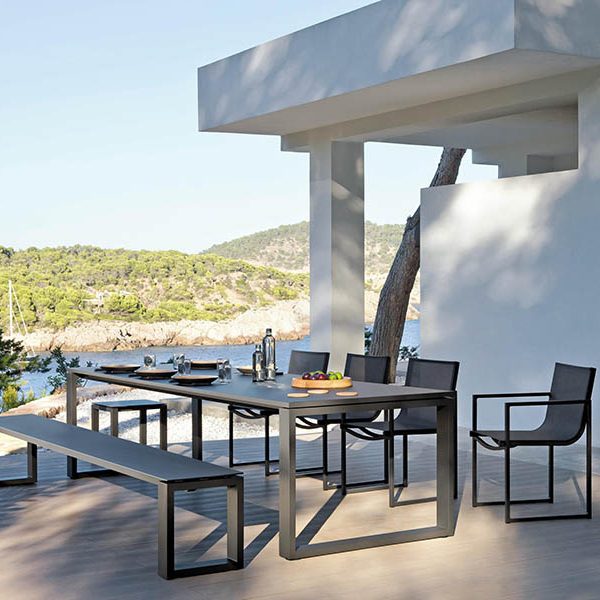 Коллекция уличной мебели FUSE от фабрики MANUTTI (Бельгия) Купить уличную мебель MANUTTI на 7garden.ru