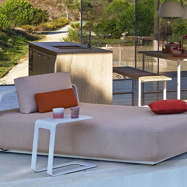 Коллекция уличной мебели KUMO от фабрики MANUTTI (Бельгия) Купить уличную мебель MANUTTI на 7garden.ru