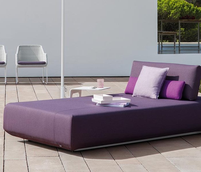 Коллекция уличной мебели KUMO от фабрики MANUTTI (Бельгия) Купить уличную мебель MANUTTI на 7garden.ru