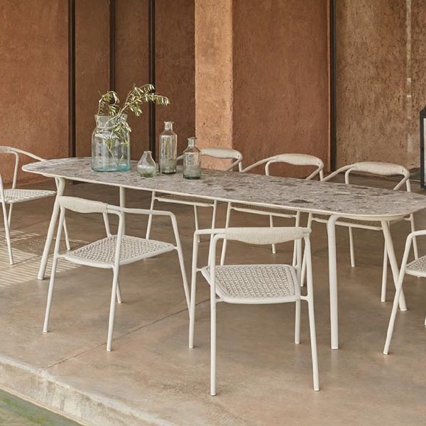 Коллекция уличной мебели MINUS от фабрики MANUTTI (Бельгия) Купить уличную мебель MANUTTI на 7garden.ru